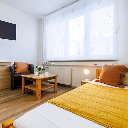 Ubytovna u nádraži Ceske Budejovice Exterior foto