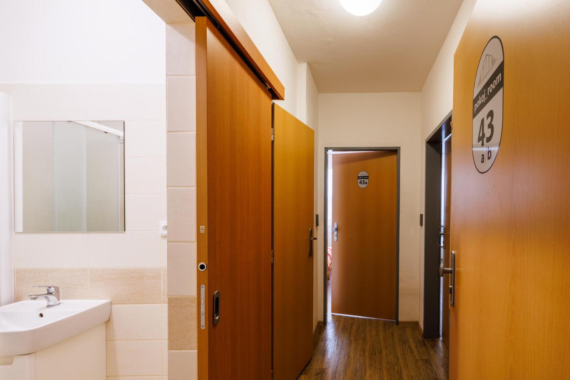 Ubytovna u nádraži Ceske Budejovice Exterior foto
