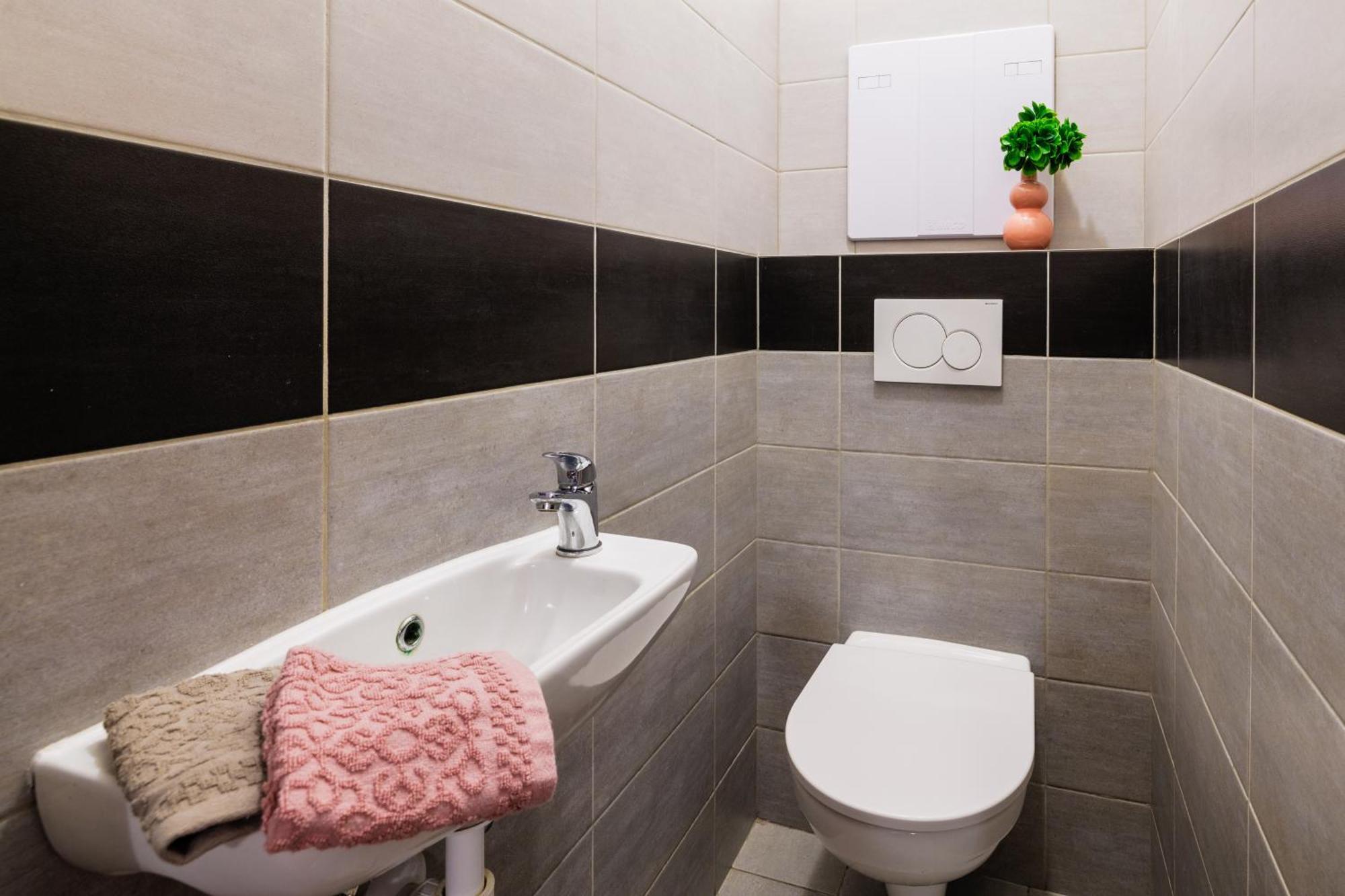 Ubytovna u nádraži Ceske Budejovice Exterior foto