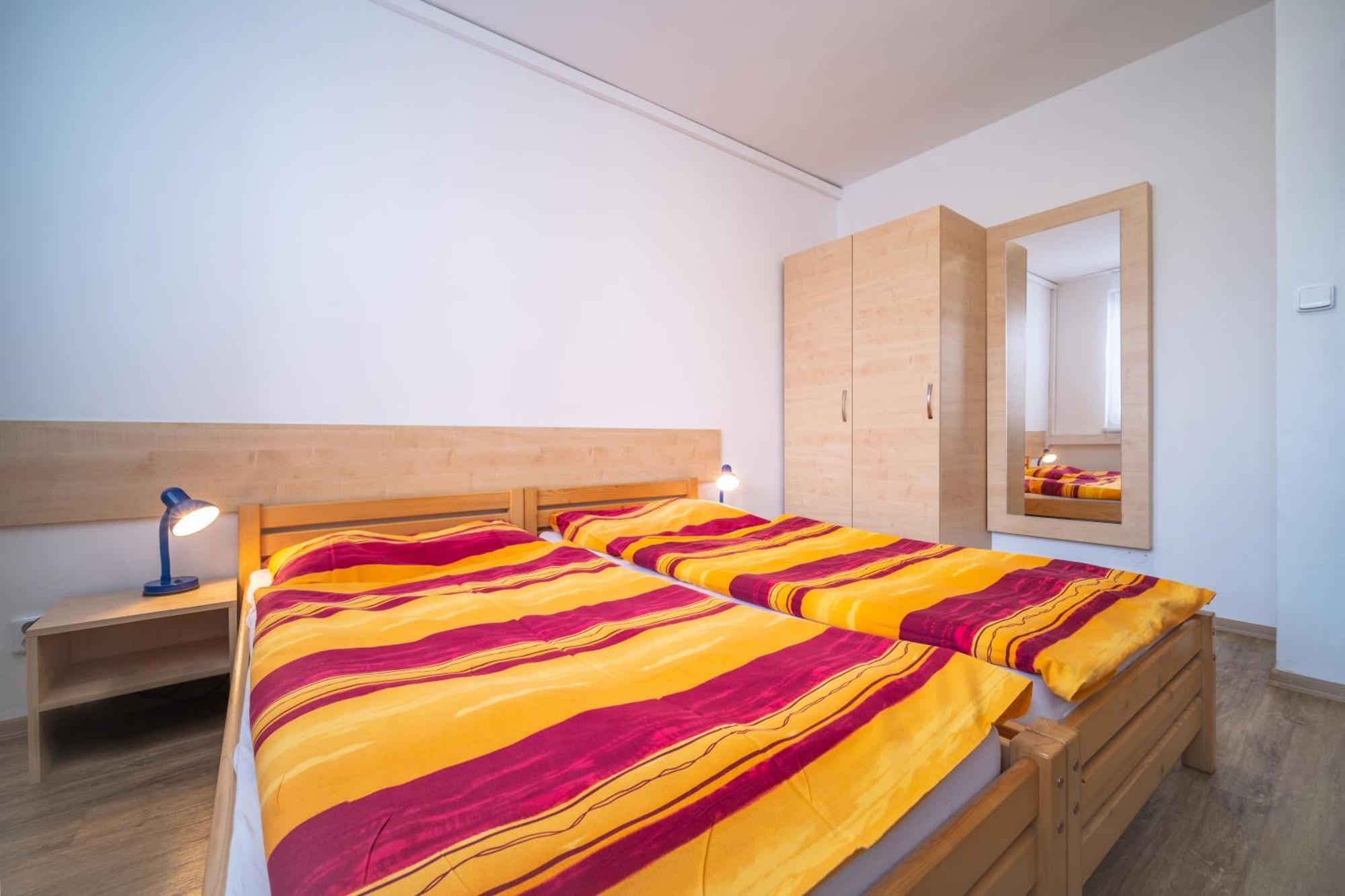 Ubytovna u nádraži Ceske Budejovice Exterior foto